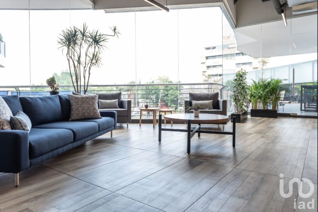 Se renta oficina equipada para 2 personas Av. Chapultepec en la col. Americana, Guadalajara