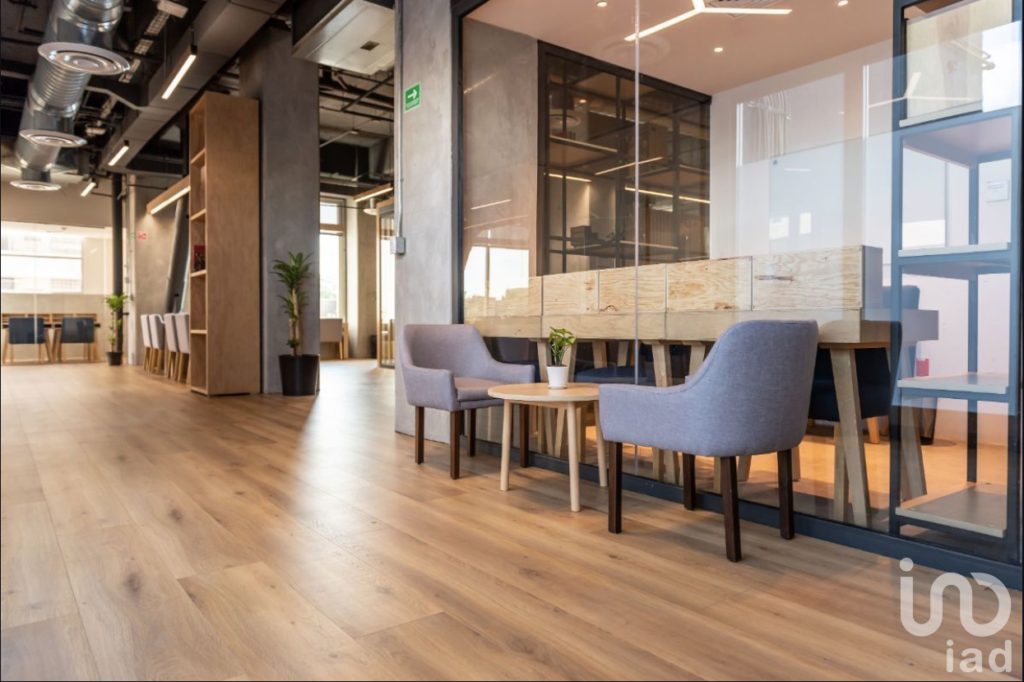 Se renta oficina equipada para 2 personas Av. Chapultepec en la col. Americana, Guadalajara