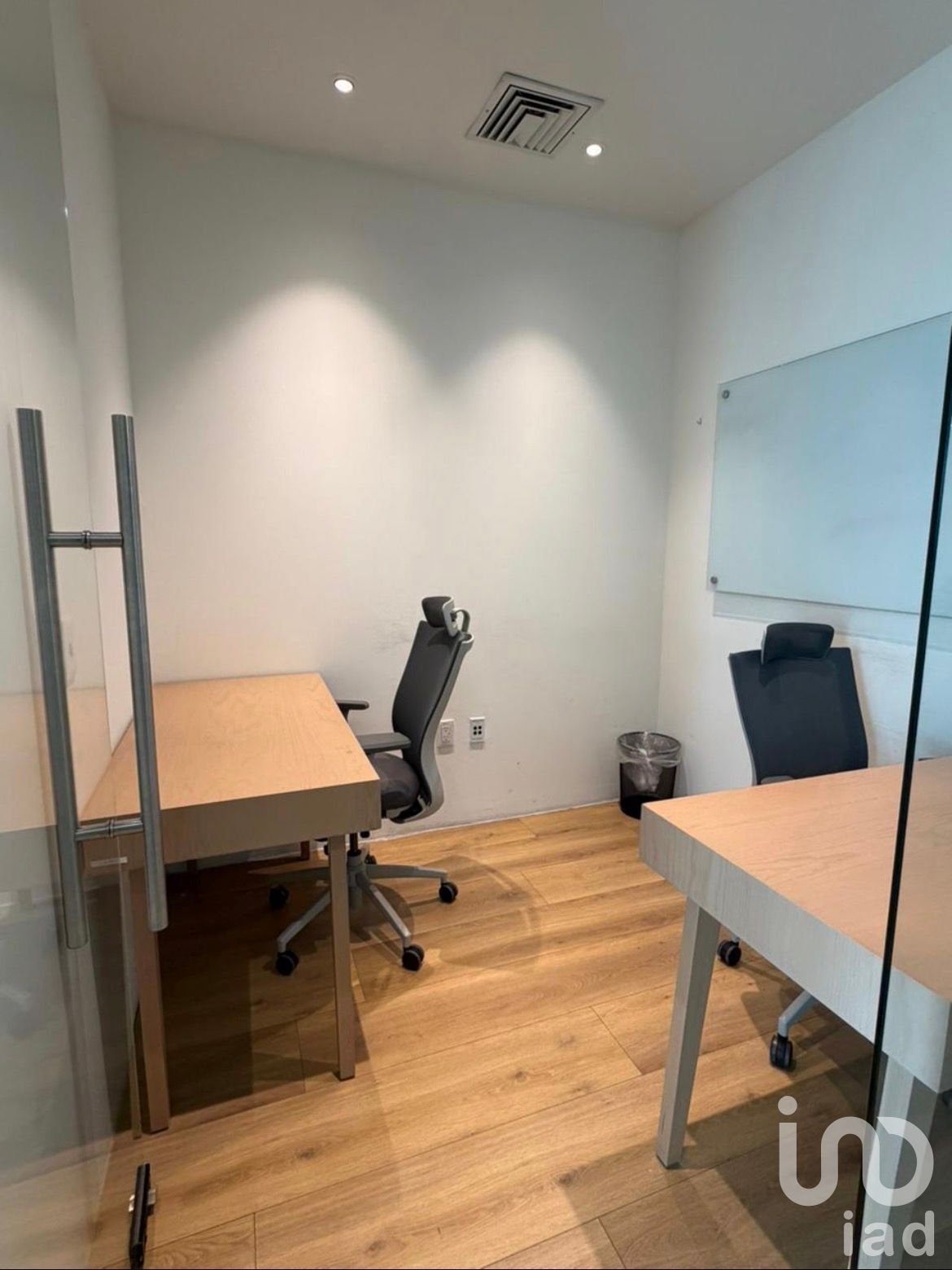 Se renta oficina equipada para 2 personas Av. Chapultepec en la col. Americana, Guadalajara Se renta oficina equipada para 2 personas Av. Chapultepec en la col. Americana, Guadalajara