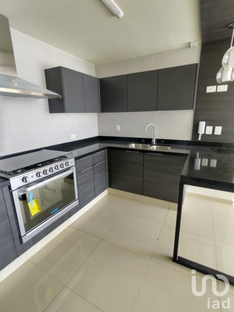 DEPARTAMENTO EN RENTA FRENTE A CRUZ DEL SUR, CERCA DE ZAVALETA