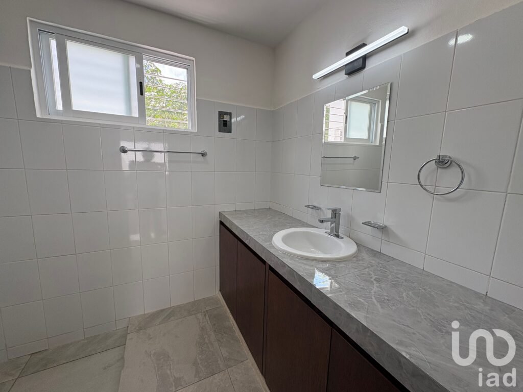 Casa de una planta en Vista Alegre Norte con amplio terreno y excelente ubicación