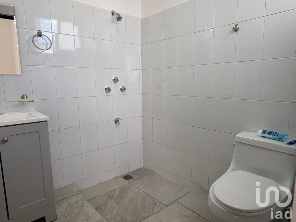 Casa de una planta en Vista Alegre Norte con amplio terreno y excelente ubicación