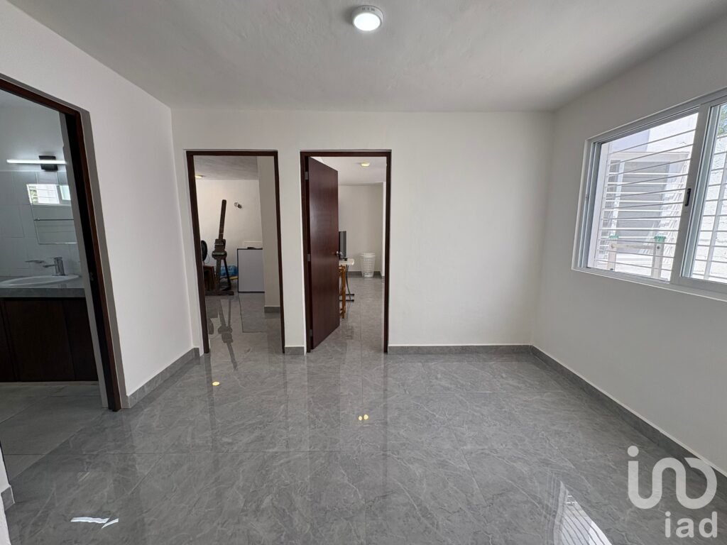 Casa de una planta en Vista Alegre Norte con amplio terreno y excelente ubicación