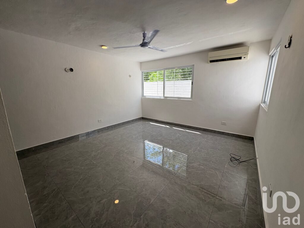 Casa de una planta en Vista Alegre Norte con amplio terreno y excelente ubicación
