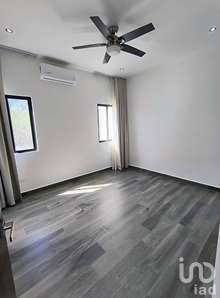 Casa en Venta en Esquina con Terreno Excedente en Santiago