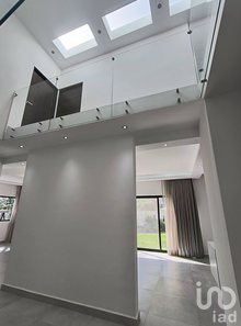 Casa en Venta en Esquina con Terreno Excedente en Santiago