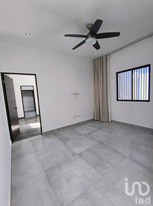 Casa en Venta en Esquina con Terreno Excedente en Santiago