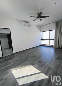 Casa en Venta en Esquina con Terreno Excedente en Santiago