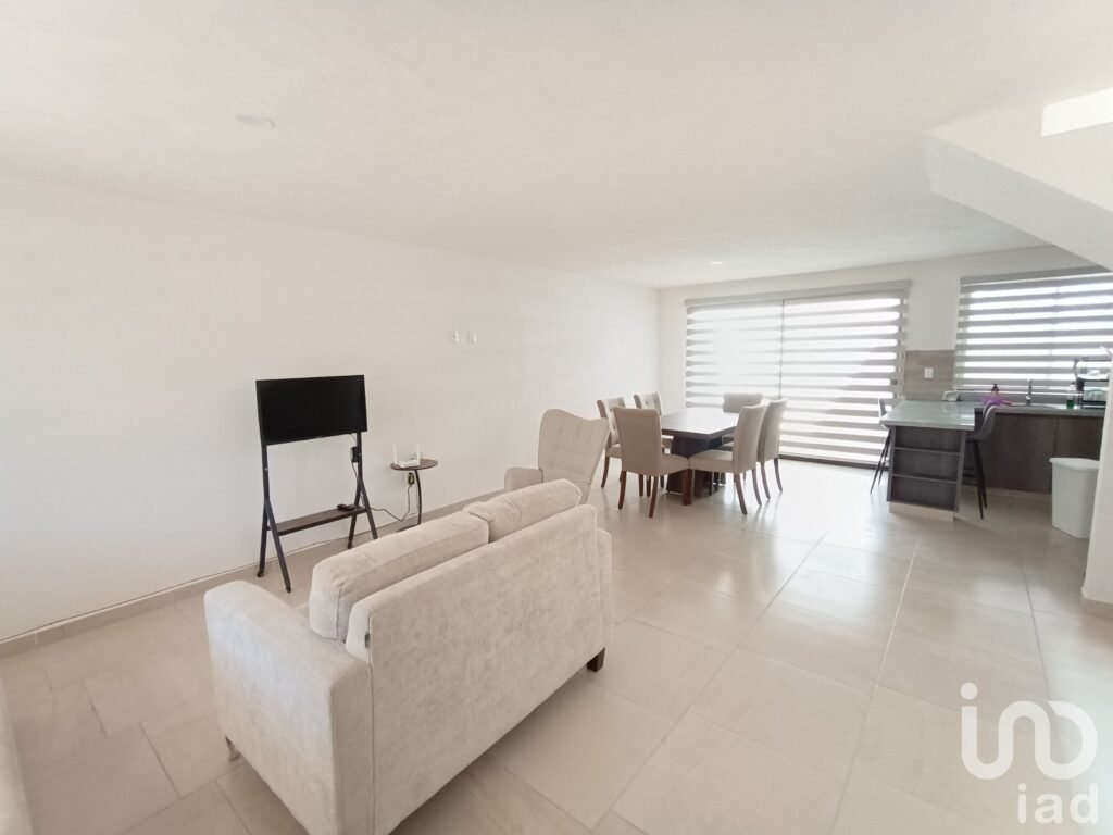 CASA EN RENTA AMUEBLADA EN LUCERNA AGUASCALIENTES SUR