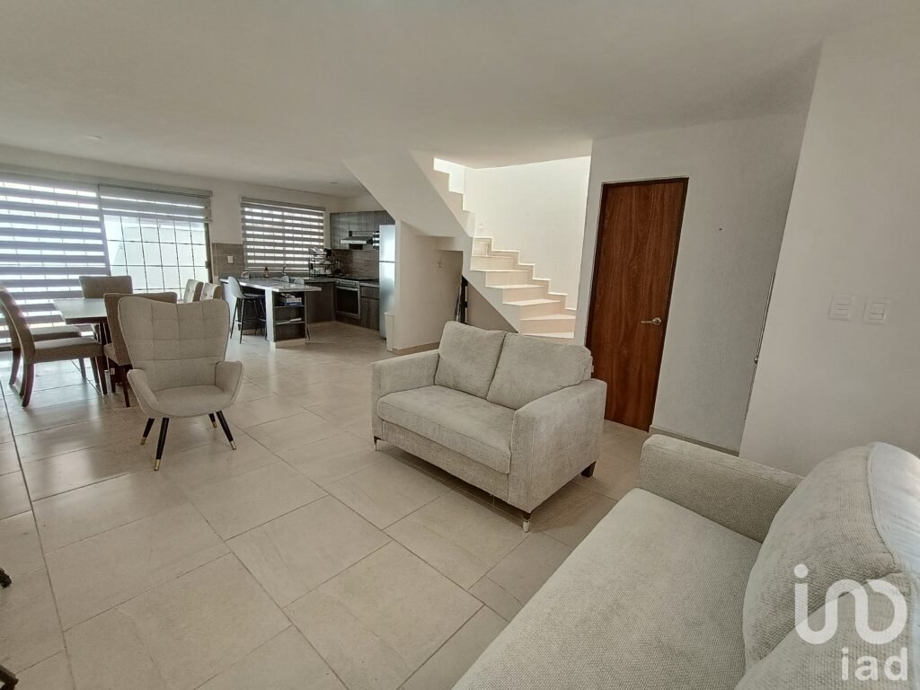 CASA EN RENTA AMUEBLADA EN LUCERNA AGUASCALIENTES SUR