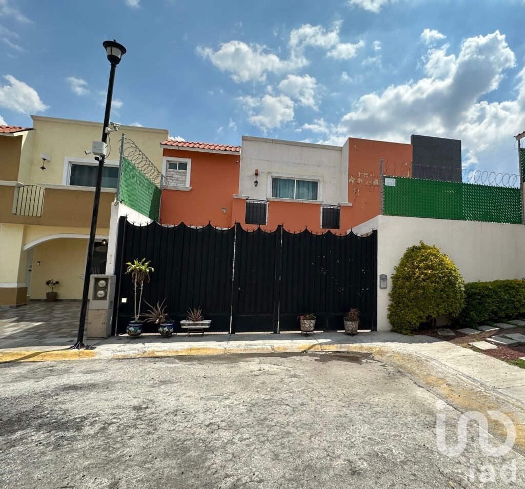 HERMOSA CASA EN VENTA EN COLONIAL SANTA FE, PACHUCA, HIDALGO