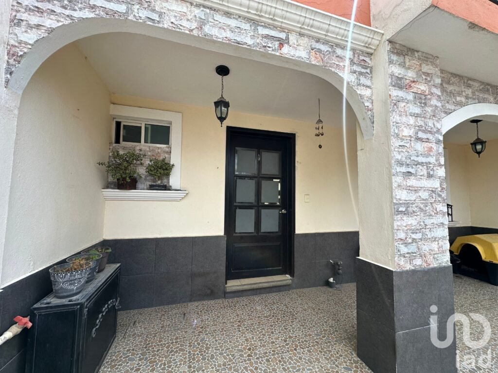 HERMOSA CASA EN VENTA EN COLONIAL SANTA FE, PACHUCA, HIDALGO