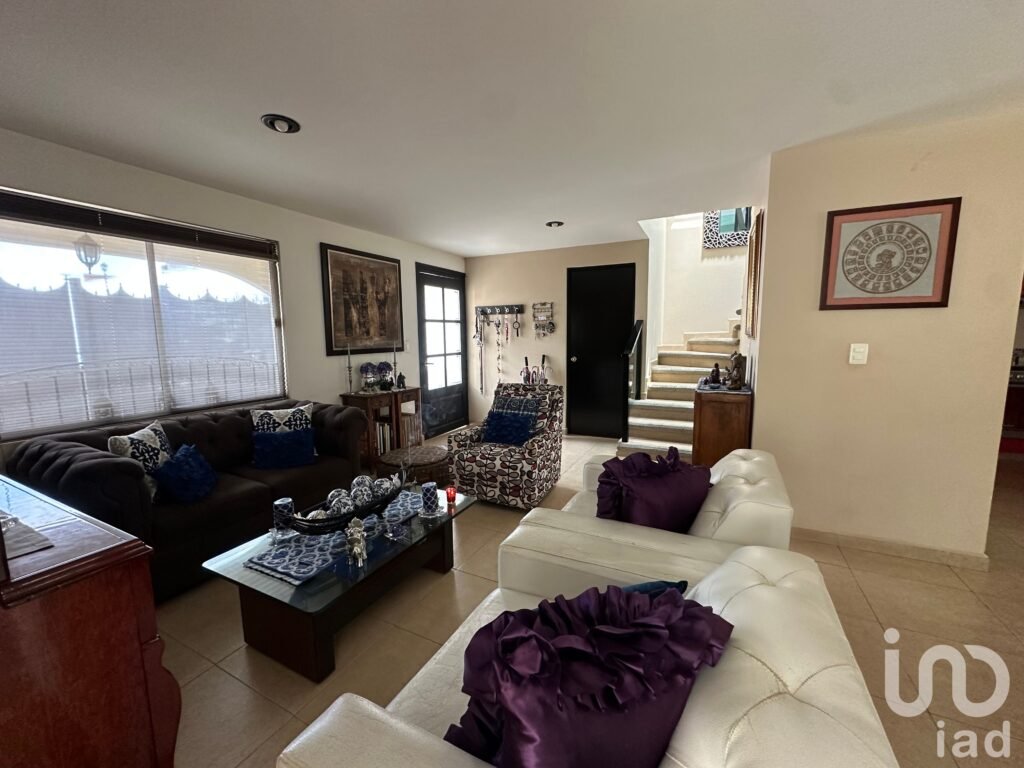 HERMOSA CASA EN VENTA EN COLONIAL SANTA FE, PACHUCA, HIDALGO