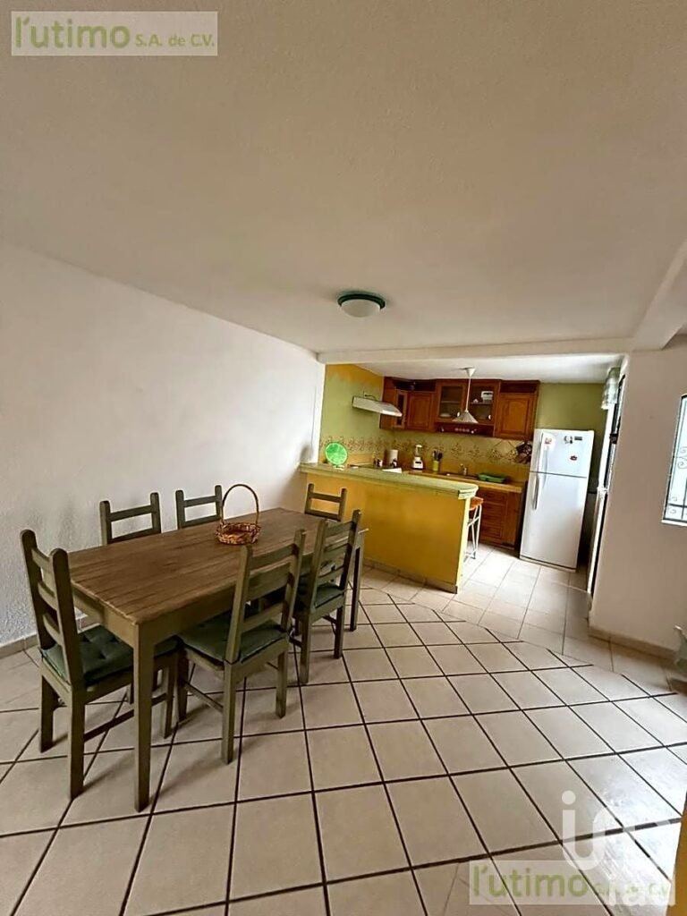 CASA CON ALBERCA EN CONDOMINIO EN JIUTEPEC, MORELOS