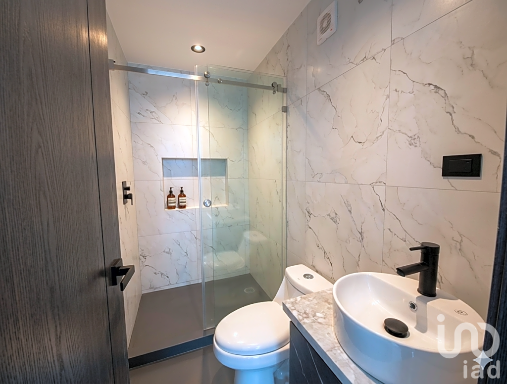 Casa de 4 recámaras con 1 en PB en Parque Quintana Roo