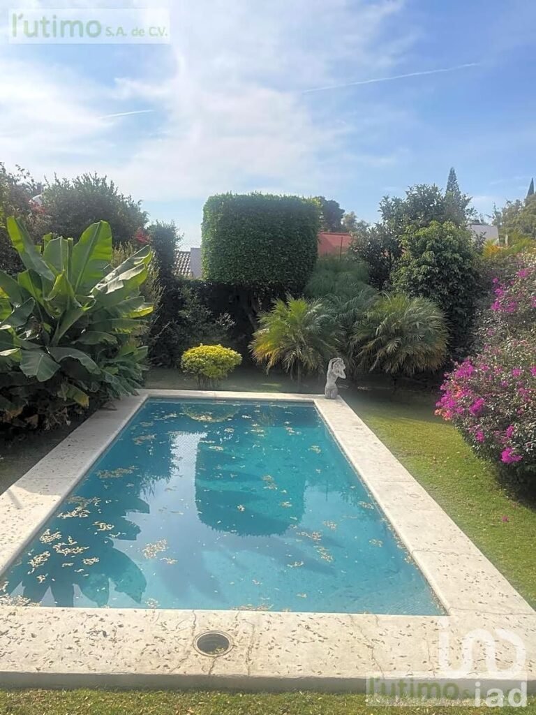 CASA CON ALBERCA EN RANCHO CORTES EN CUERNAVACA MORELOS