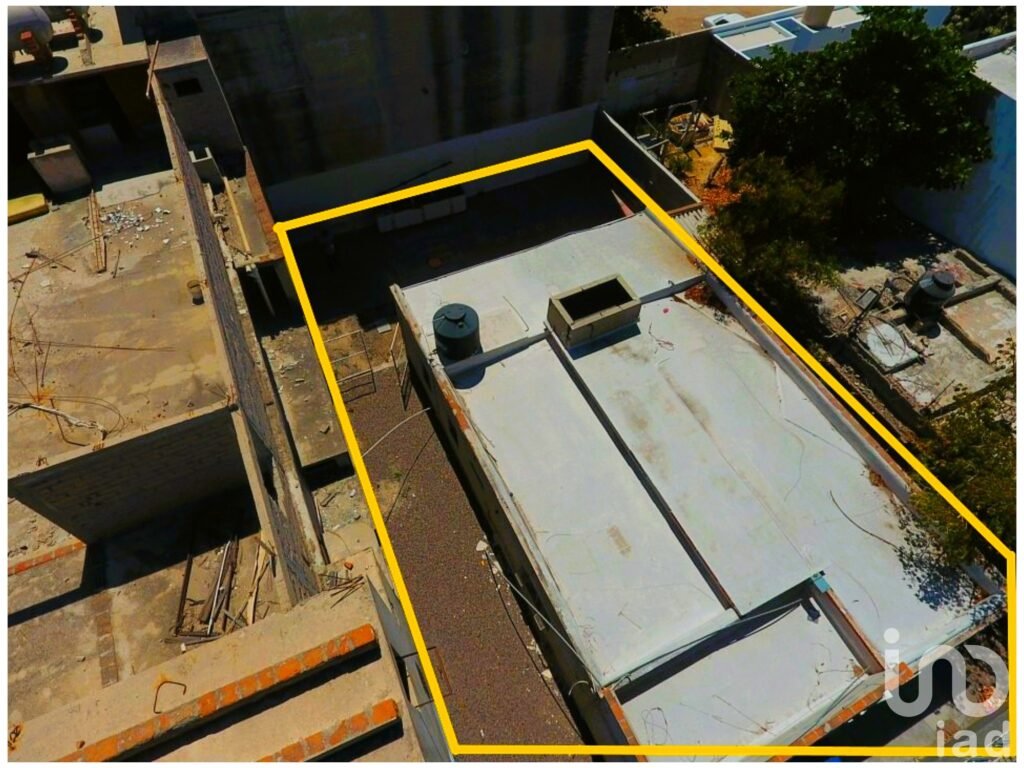 Se vende terreno con uso comercial con edificio de oficinas en el centro de La Paz BCS