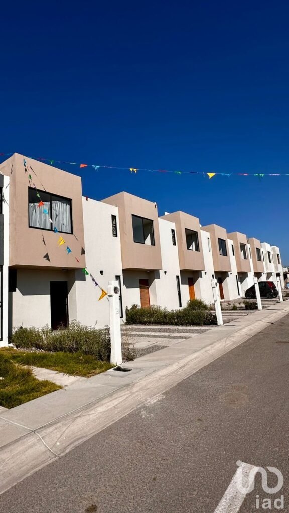 CASAS EN VENTA EN QUERETARO DE DOS NIVELES - FRACCIONAMIENTO TEKNO RESIDENCIAL
