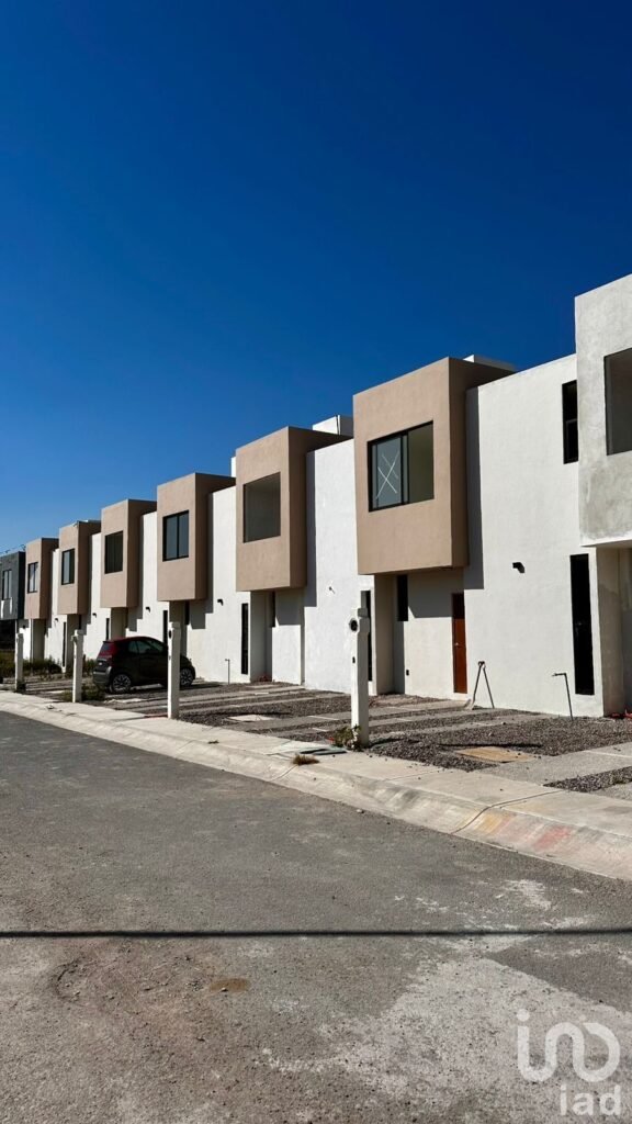 CASAS EN VENTA EN QUERETARO DE DOS NIVELES - FRACCIONAMIENTO TEKNO RESIDENCIAL