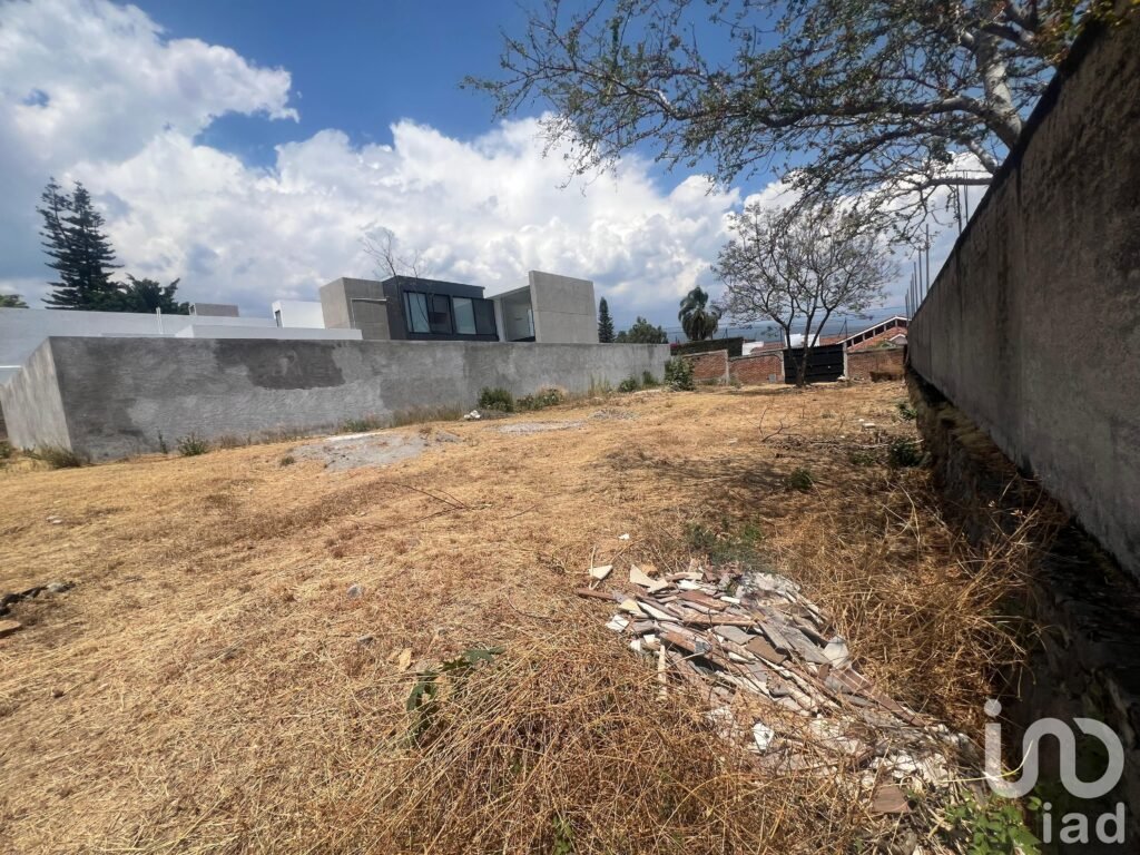 TERRENO en Cuernavaca plano 500 m2 en Fraccionamiento con vigilancia