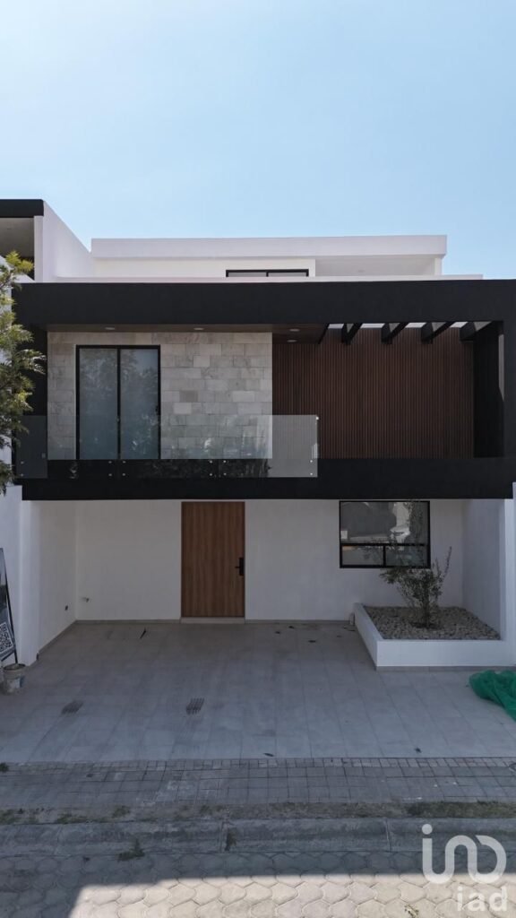 Casa en venta Lomas de Angelópolis III. cerca universidades como UDLAP, UVM, Anáhuac ,Tec Monterrey