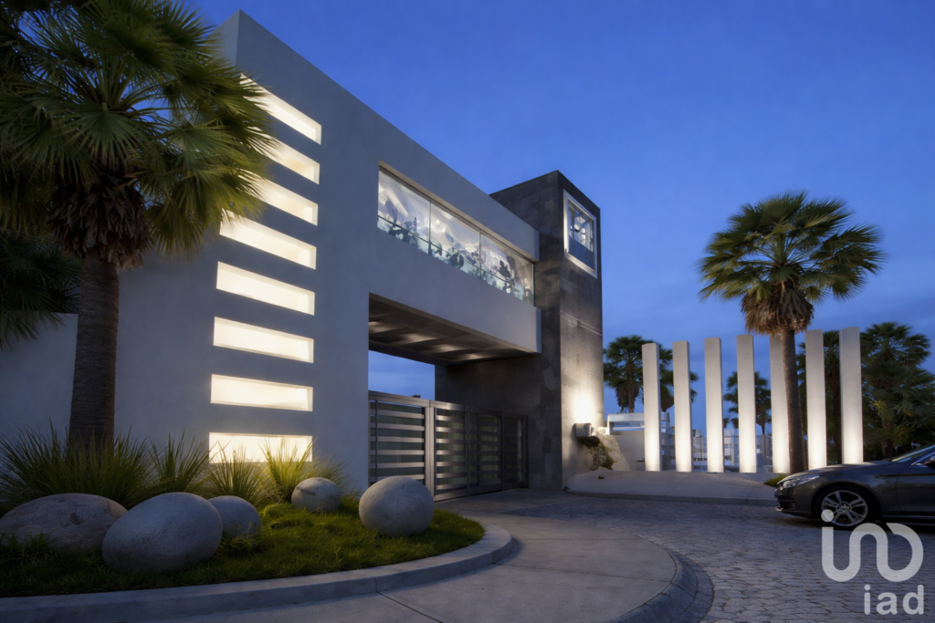 Casa en renta a 5 minutos de la prepa UVM Metepec con acceso a vialidades principales