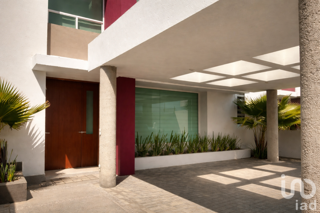 Casa en renta a 5 minutos de la prepa UVM Metepec con acceso a vialidades principales