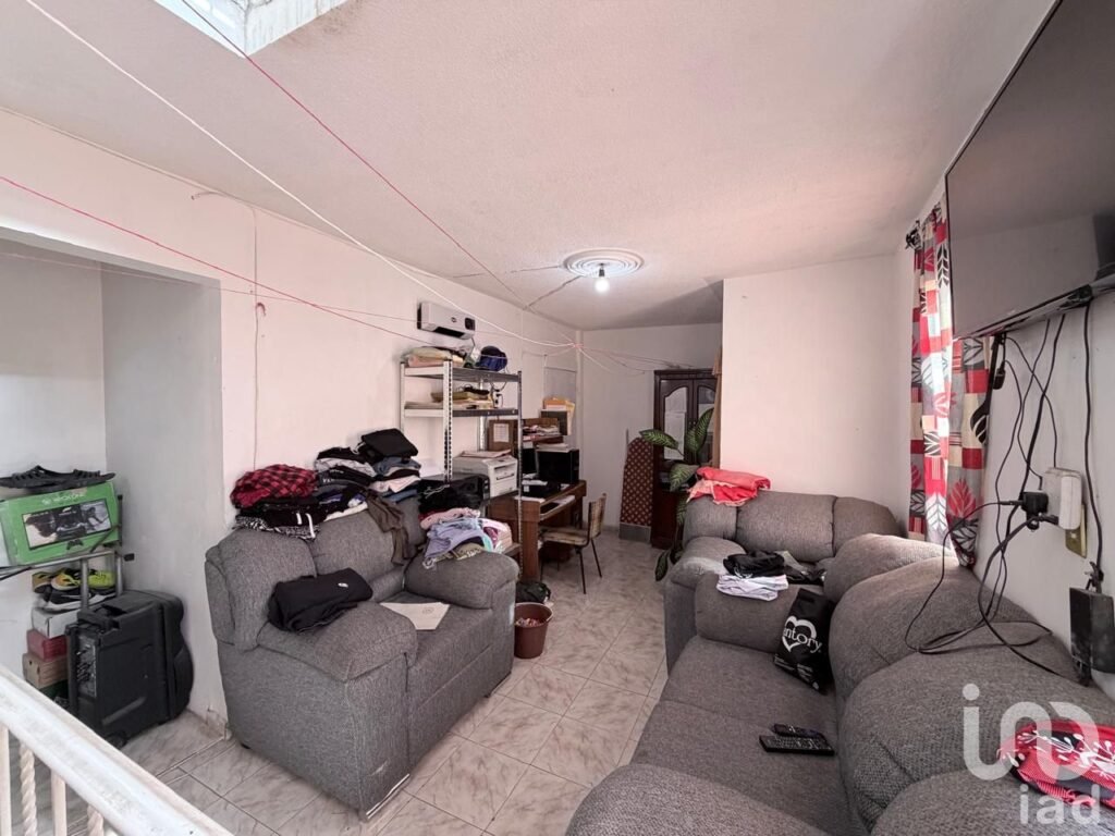 Casa con Terraza a unos pasos del Deportivo La Florida, Col. 9 de Julio.