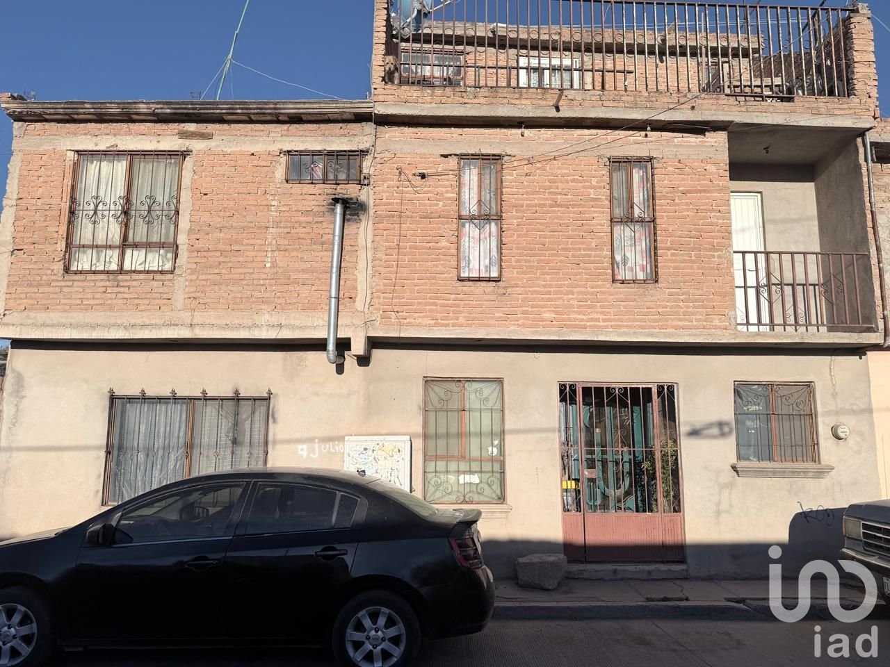Casa con Terraza a unos pasos del Deportivo La Florida, Col. 9 de Julio.