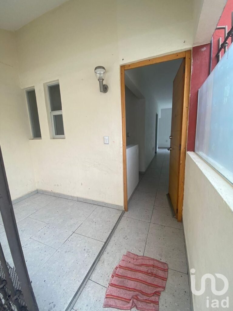 CASA CON ALBERCA EN LA CAÑADA EN CUERNAVACA MORELOS