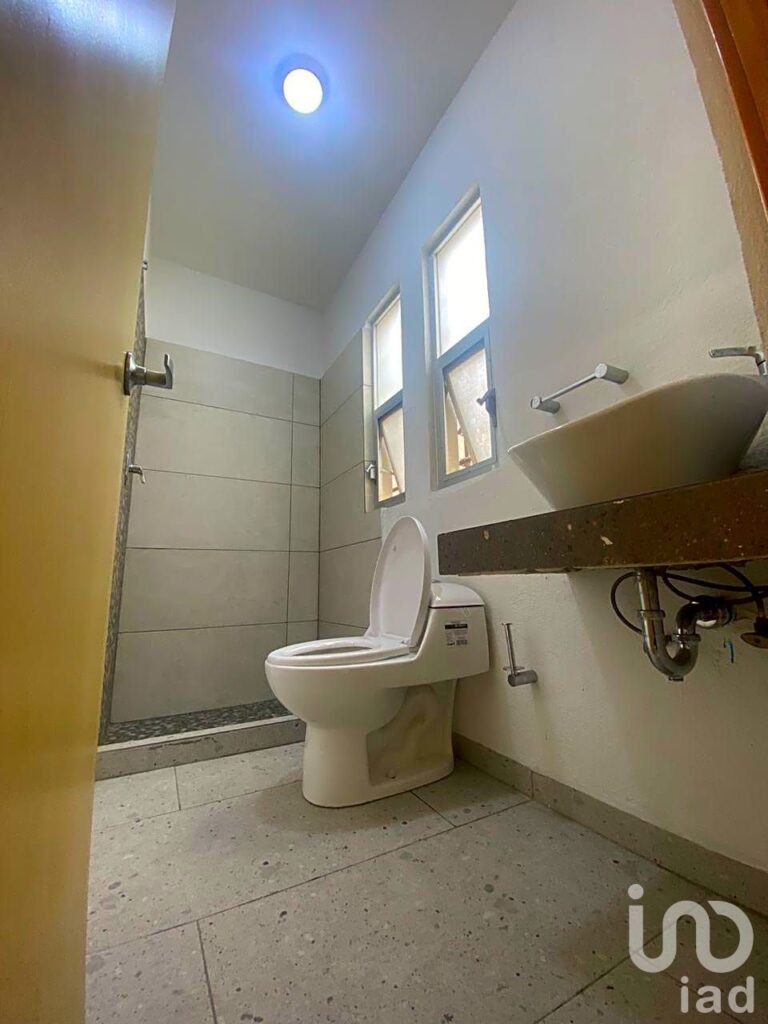 CASA CON ALBERCA EN LA CAÑADA EN CUERNAVACA MORELOS