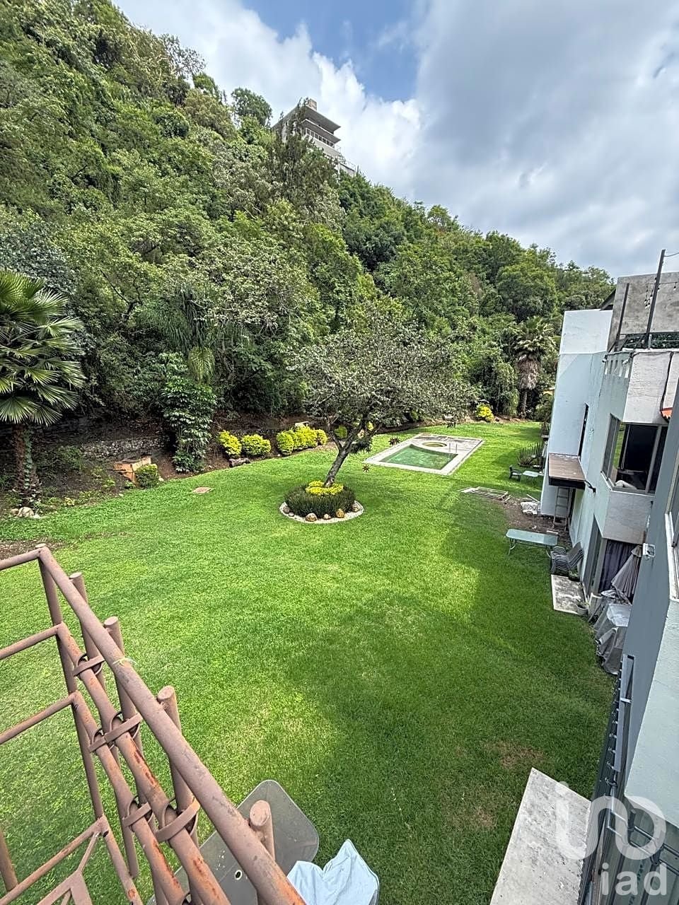 CASA CON ALBERCA EN LA CAÑADA EN CUERNAVACA MORELOS