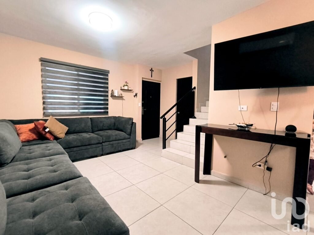 Casa Equipada en Venta en Residencial Toscana, Dominio Cumbres