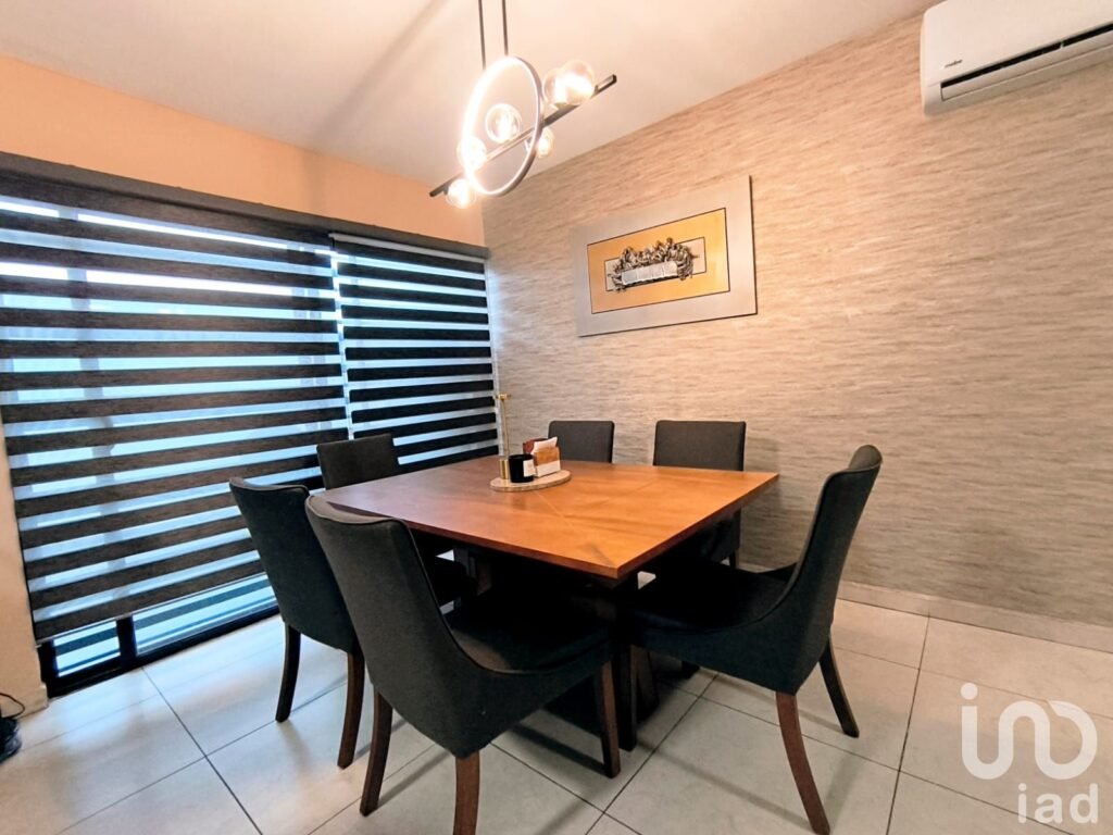 Casa Equipada en Venta en Residencial Toscana, Dominio Cumbres