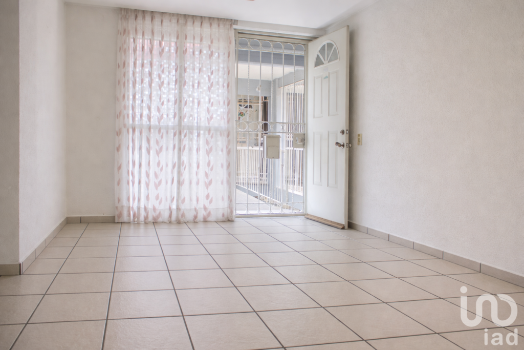 VENTA  DE DEPARTAMENTO FRENTE A PLAZA OCENIA CDMX