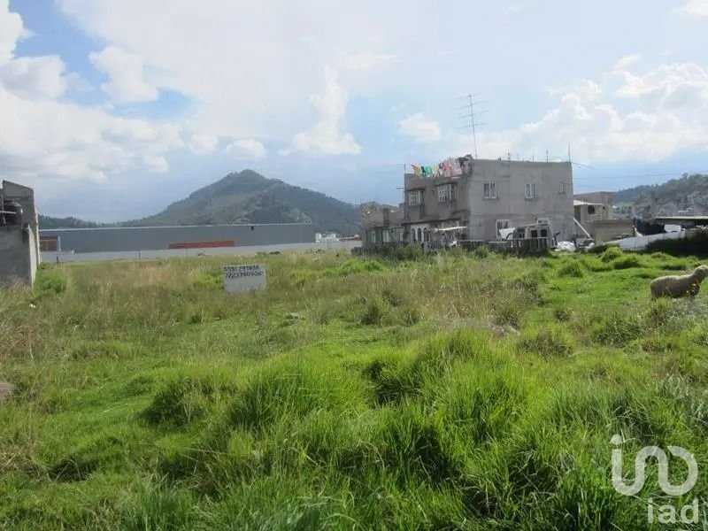 Terreno en venta o renta en Toluca, Estado de Méxcio 2 frentes