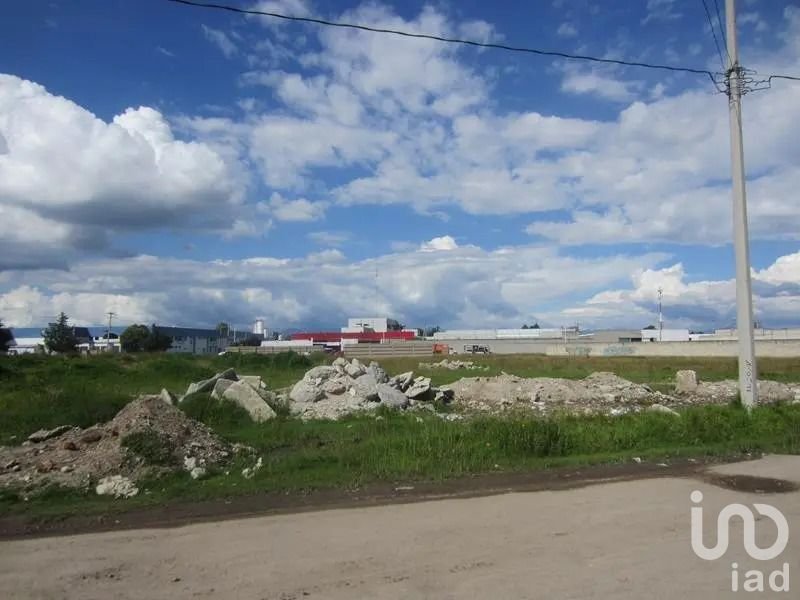 Terreno en venta o renta en Toluca, Estado de Méxcio 2 frentes