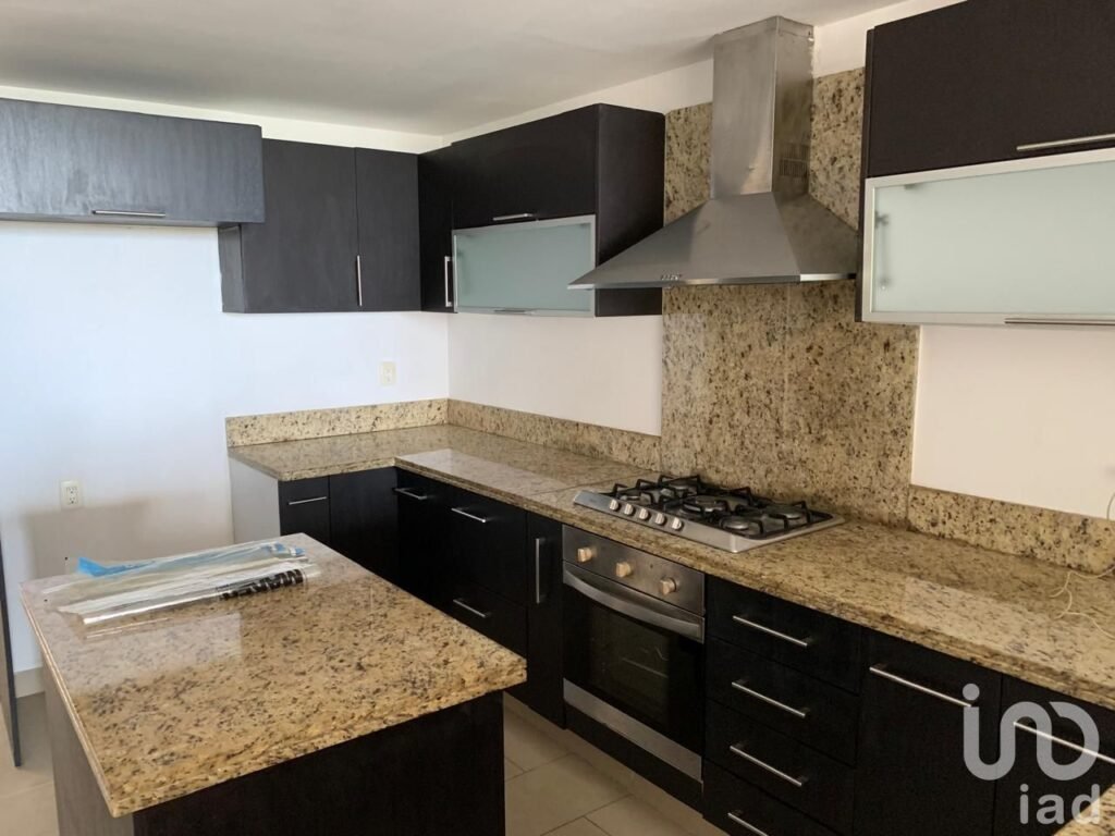 LUJOSO DEPARTAMENTO VISTA AL MAR, EN PUERTO CANCUN, QUINTANA ROO