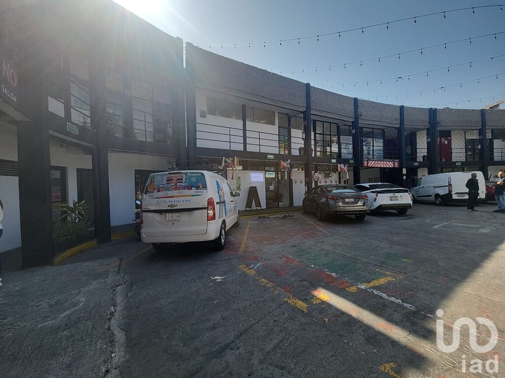 Local Comercial en renta en Bosque de Aragón, Nezahualcóyotl