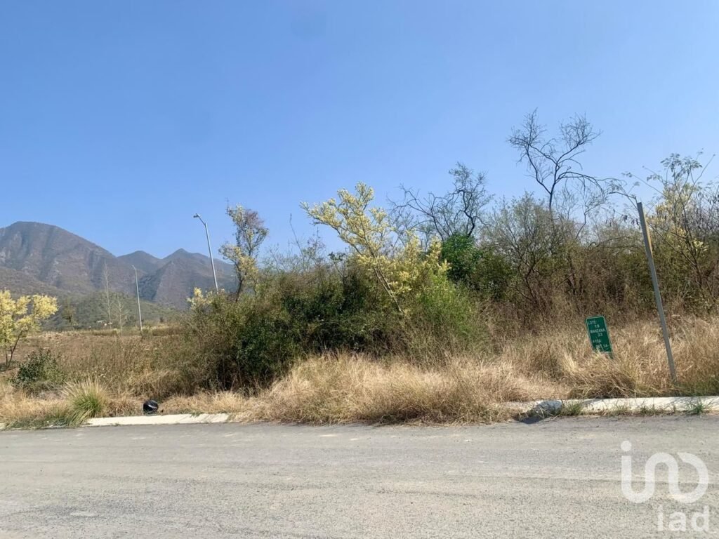 Lote residencial en venta El Yerbaniz, Santiago, N.L