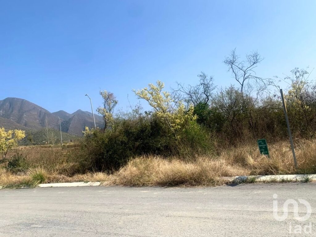 Terreno  residencial en venta, Zona el Yerbaniz, Santiago N.L