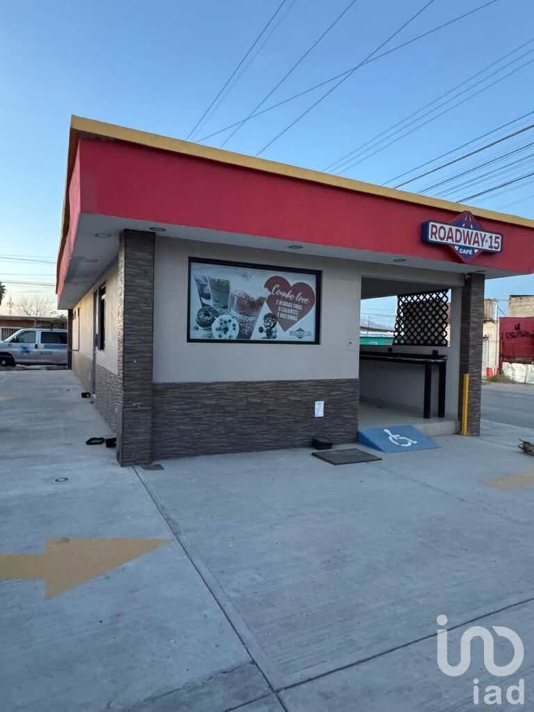 LOCAL COMERCIAL EN VENTA EN ESQUINA C. SEVILLA, COLONIA SAN ANTONIO CD JUAREZ