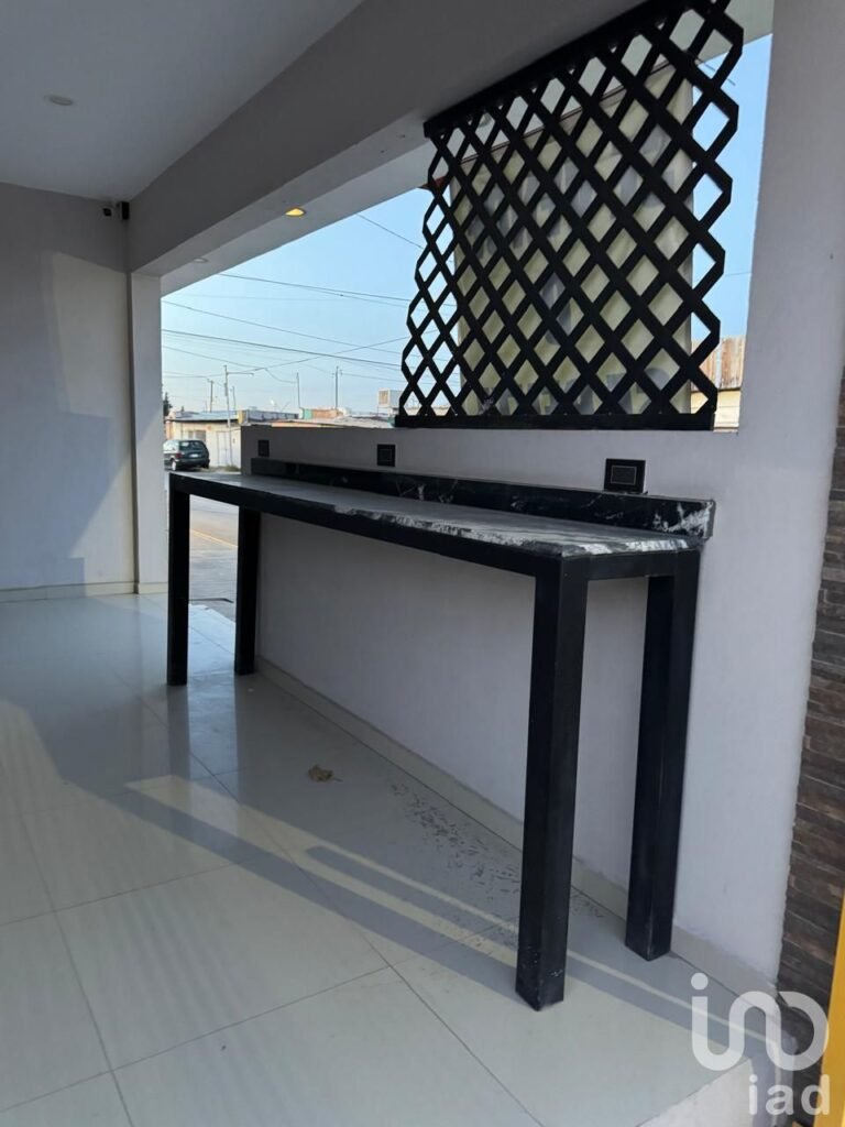 LOCAL COMERCIAL EN VENTA EN ESQUINA C. SEVILLA, COLONIA SAN ANTONIO CD JUAREZ