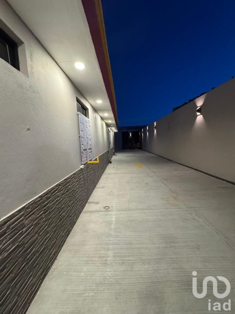 LOCAL COMERCIAL EN VENTA EN ESQUINA C. SEVILLA, COLONIA SAN ANTONIO CD JUAREZ