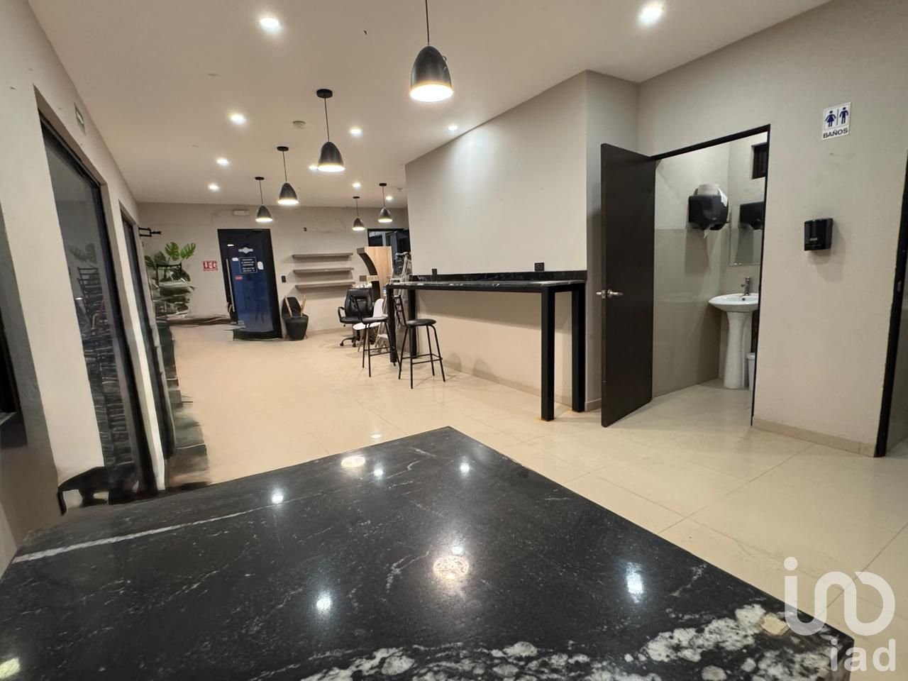 LOCAL COMERCIAL EN VENTA EN ESQUINA C. SEVILLA, COLONIA SAN ANTONIO CD JUAREZ