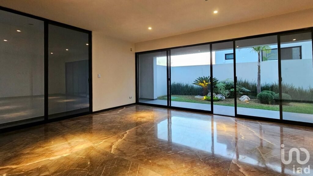 VENTA RESIDENCIA  ESTILO MEXICANO CONTEMPORANEO GRAN RESERVA LOMAS DE ANGELOPOLIS III