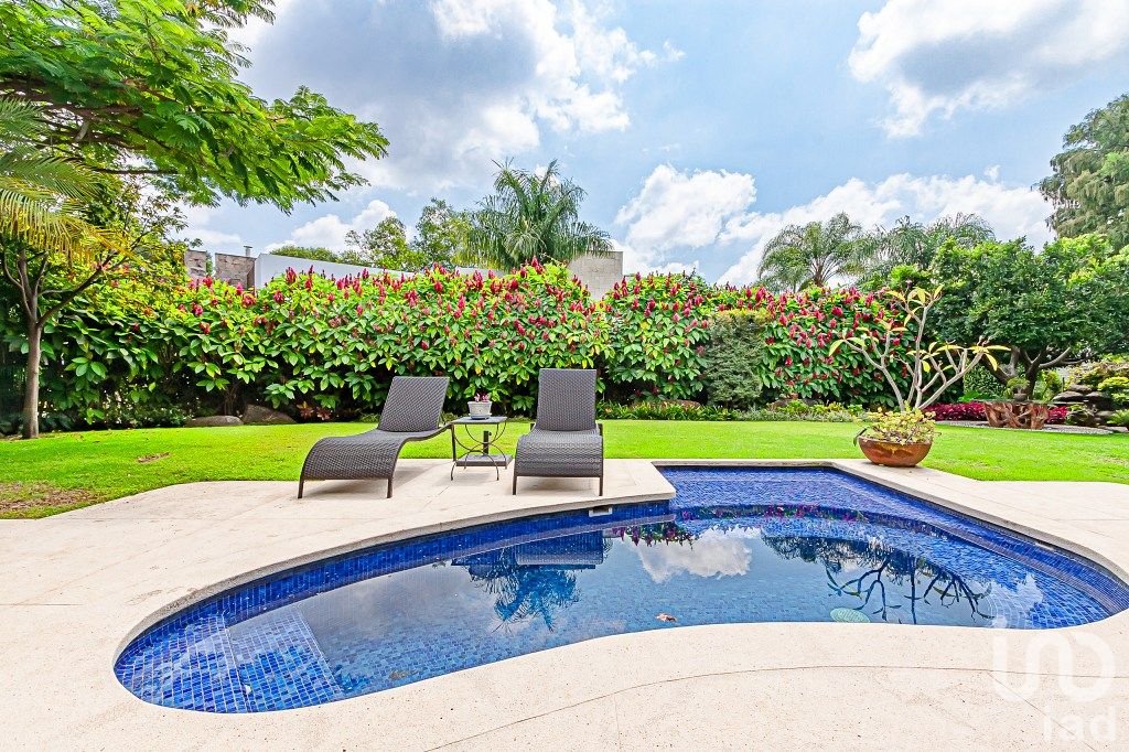 Casa en Venta en Cuernavaca, fraccionamiento de lujo zona norte
