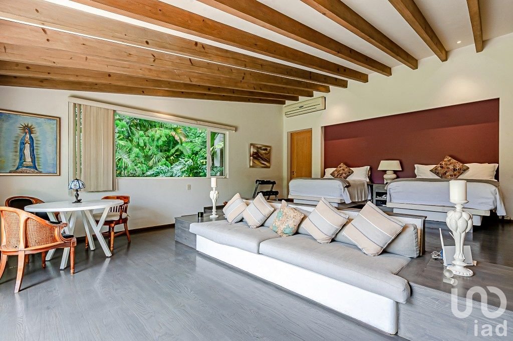 Casa en Venta en Cuernavaca, fraccionamiento de lujo zona norte
