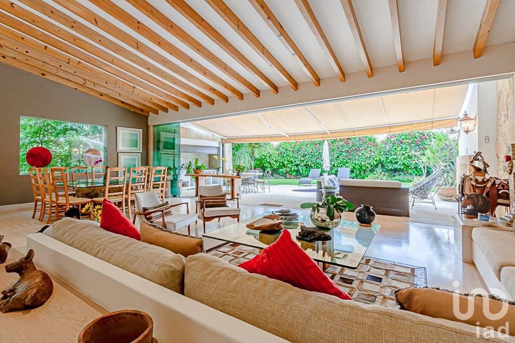 Casa en Venta en Cuernavaca, fraccionamiento de lujo zona norte