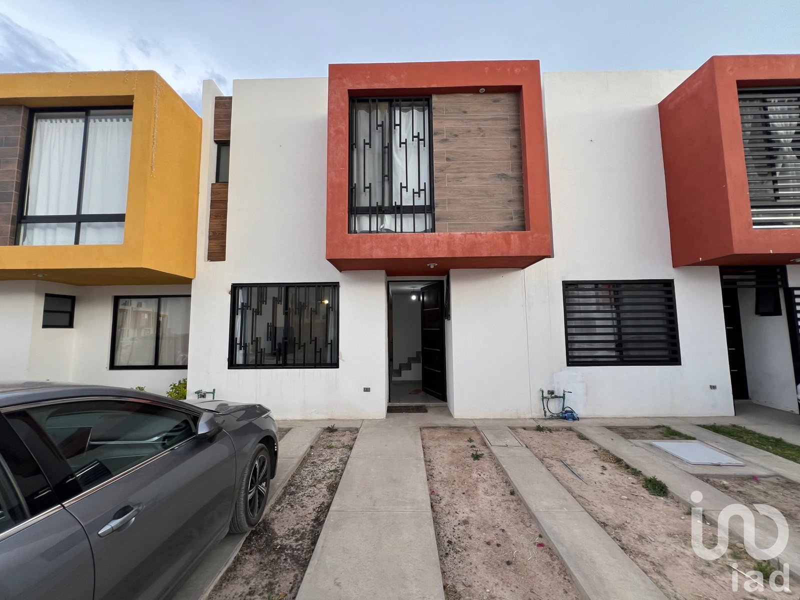 CASA EN RENTA AMUEBLADA EN LA ENTRADA DE POZOS, SLP